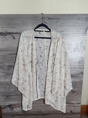 Maurices Sheer Kimono In Cream Size L/XL